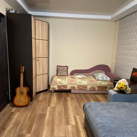 Apartment 30 M2 On Sergei Esenin 11 Kharkiv Eksteriør billede