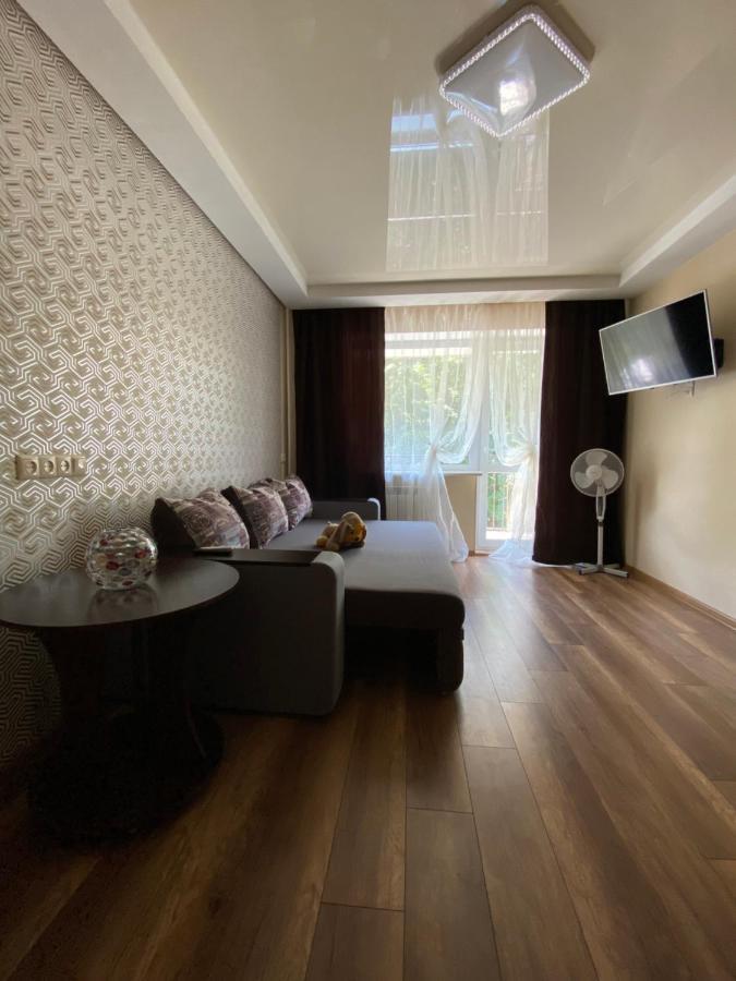 Apartment 30 M2 On Sergei Esenin 11 Kharkiv Eksteriør billede