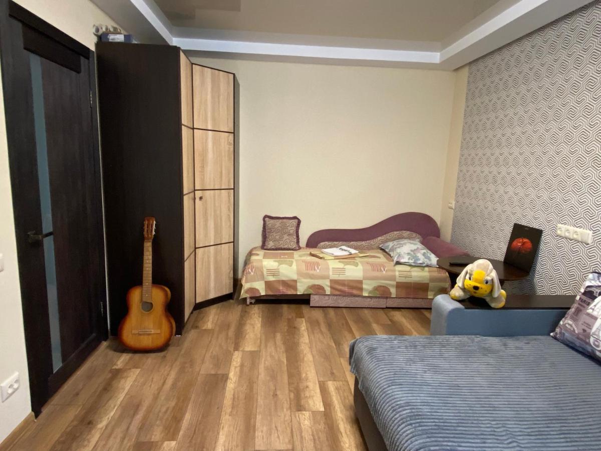 Apartment 30 M2 On Sergei Esenin 11 Kharkiv Eksteriør billede
