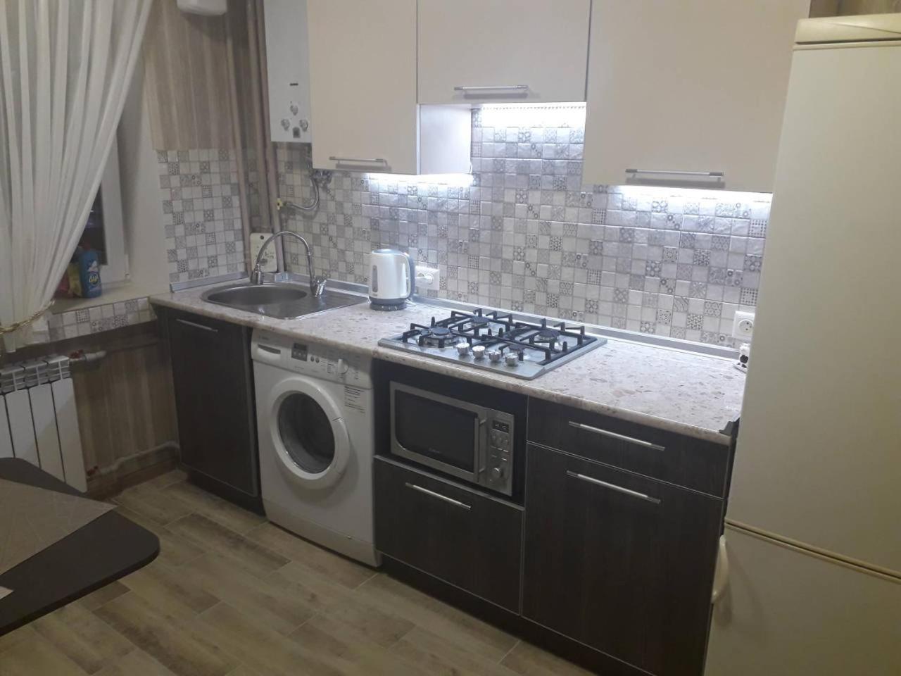 Apartment 30 M2 On Sergei Esenin 11 Kharkiv Eksteriør billede