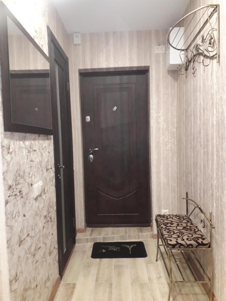 Apartment 30 M2 On Sergei Esenin 11 Kharkiv Eksteriør billede