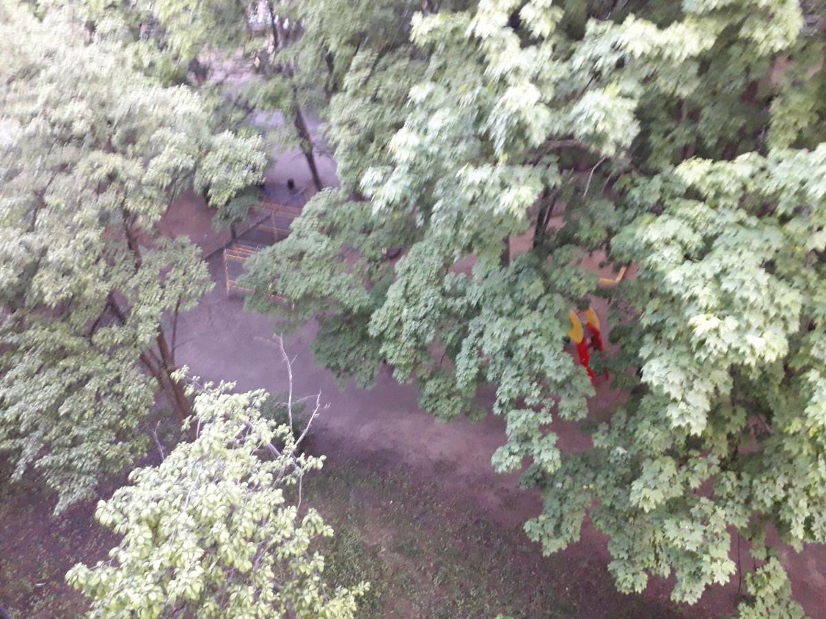 Apartment 30 M2 On Sergei Esenin 11 Kharkiv Eksteriør billede