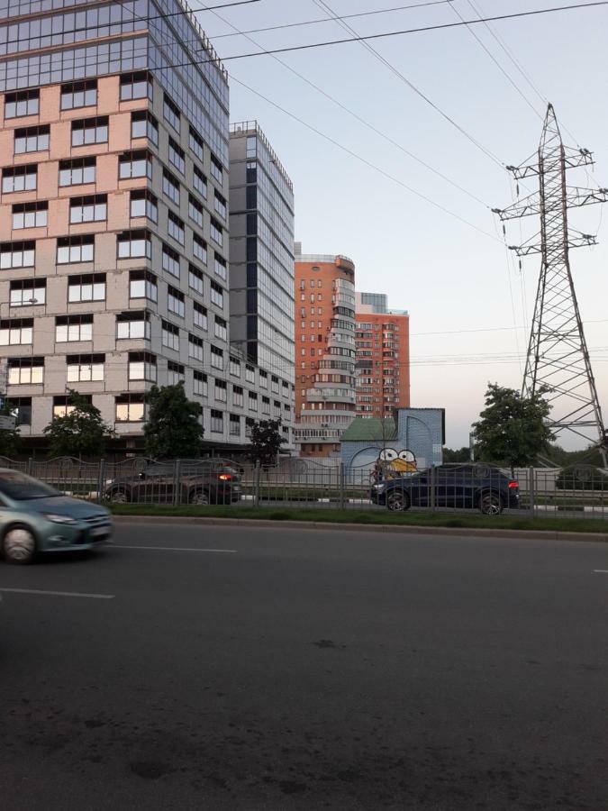 Apartment 30 M2 On Sergei Esenin 11 Kharkiv Eksteriør billede