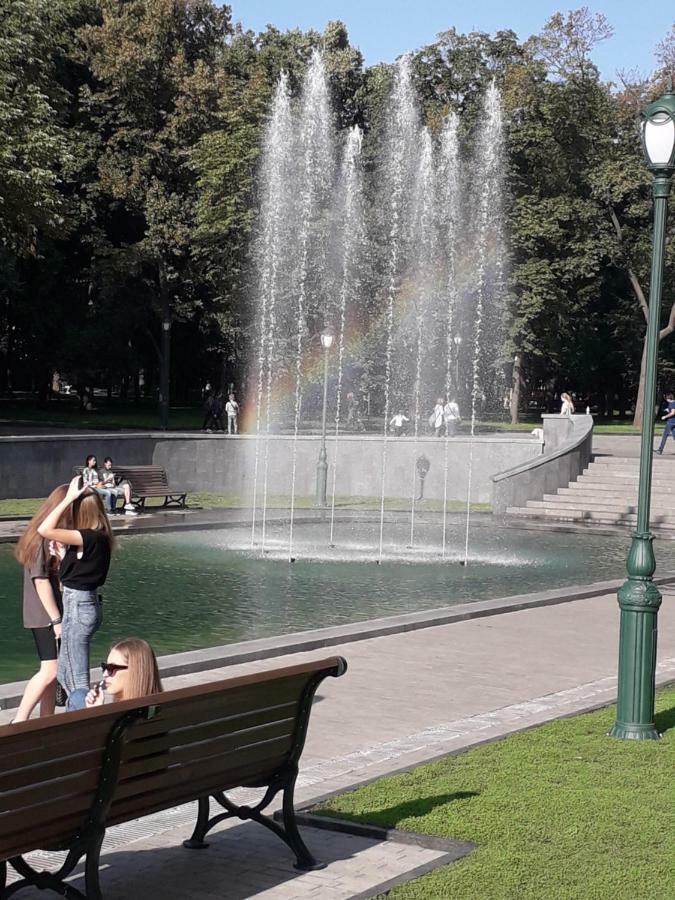 Apartment 30 M2 On Sergei Esenin 11 Kharkiv Eksteriør billede