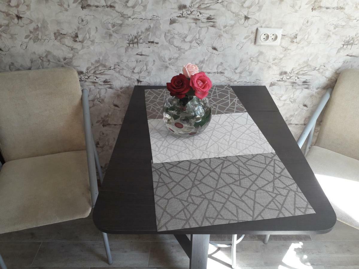 Apartment 30 M2 On Sergei Esenin 11 Kharkiv Eksteriør billede