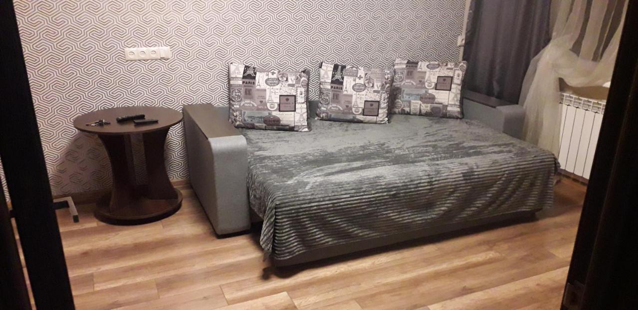 Apartment 30 M2 On Sergei Esenin 11 Kharkiv Eksteriør billede